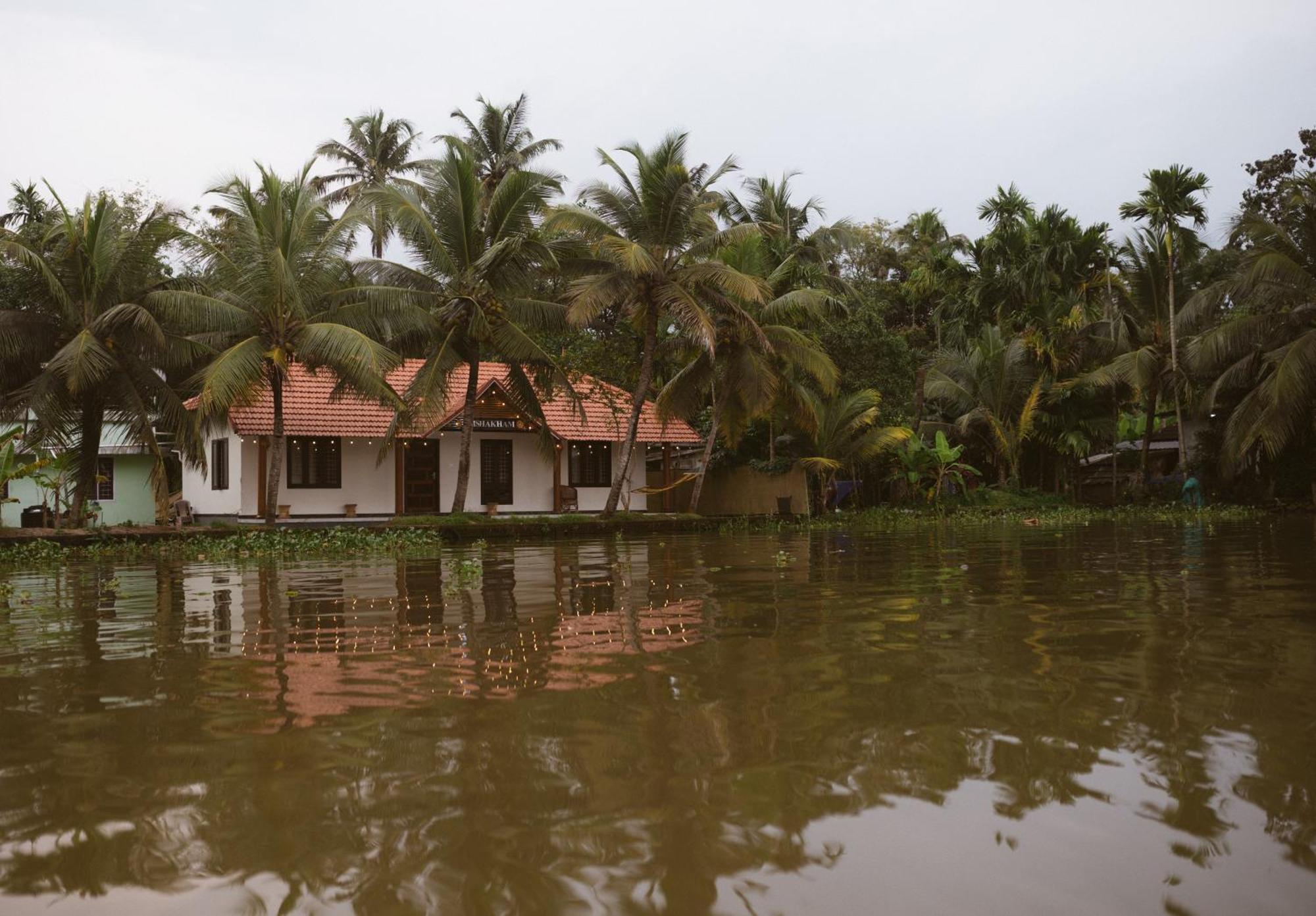 Tulsi Kayal Retreat Apartment Champakulam Bagian luar foto