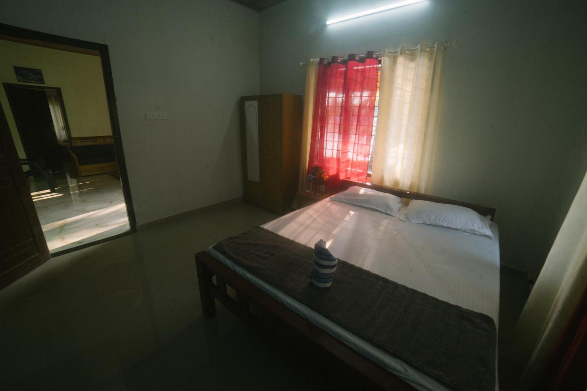 Tulsi Kayal Retreat Apartment Champakulam Bagian luar foto