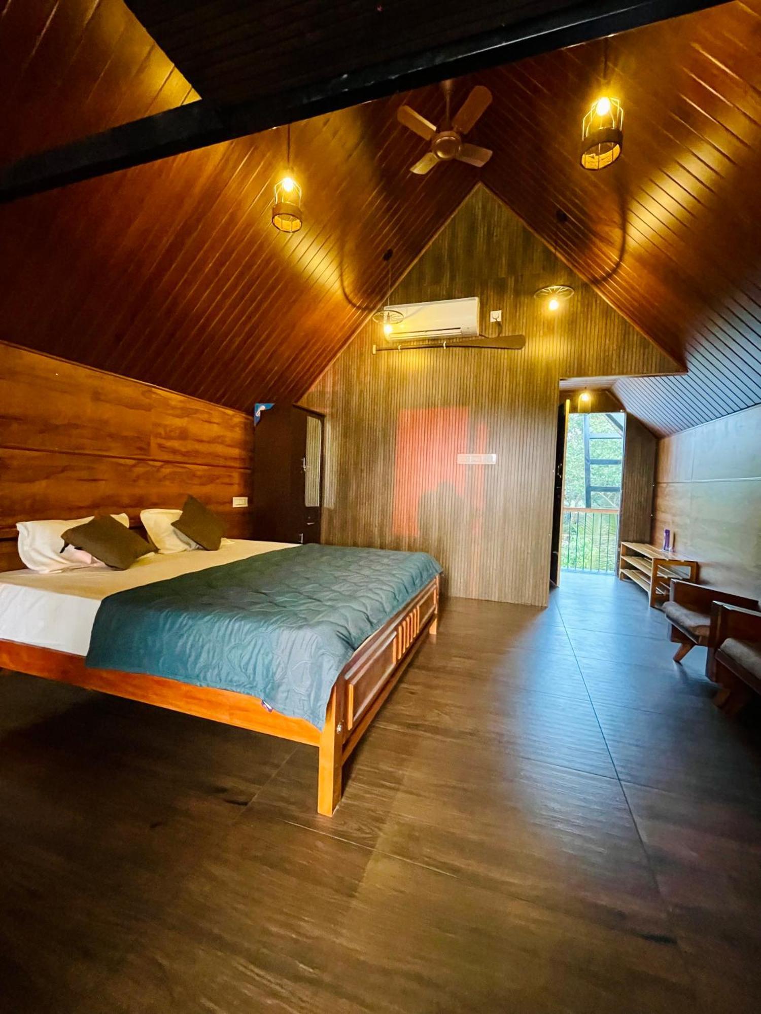 Tulsi Kayal Retreat Apartment Champakulam Bagian luar foto
