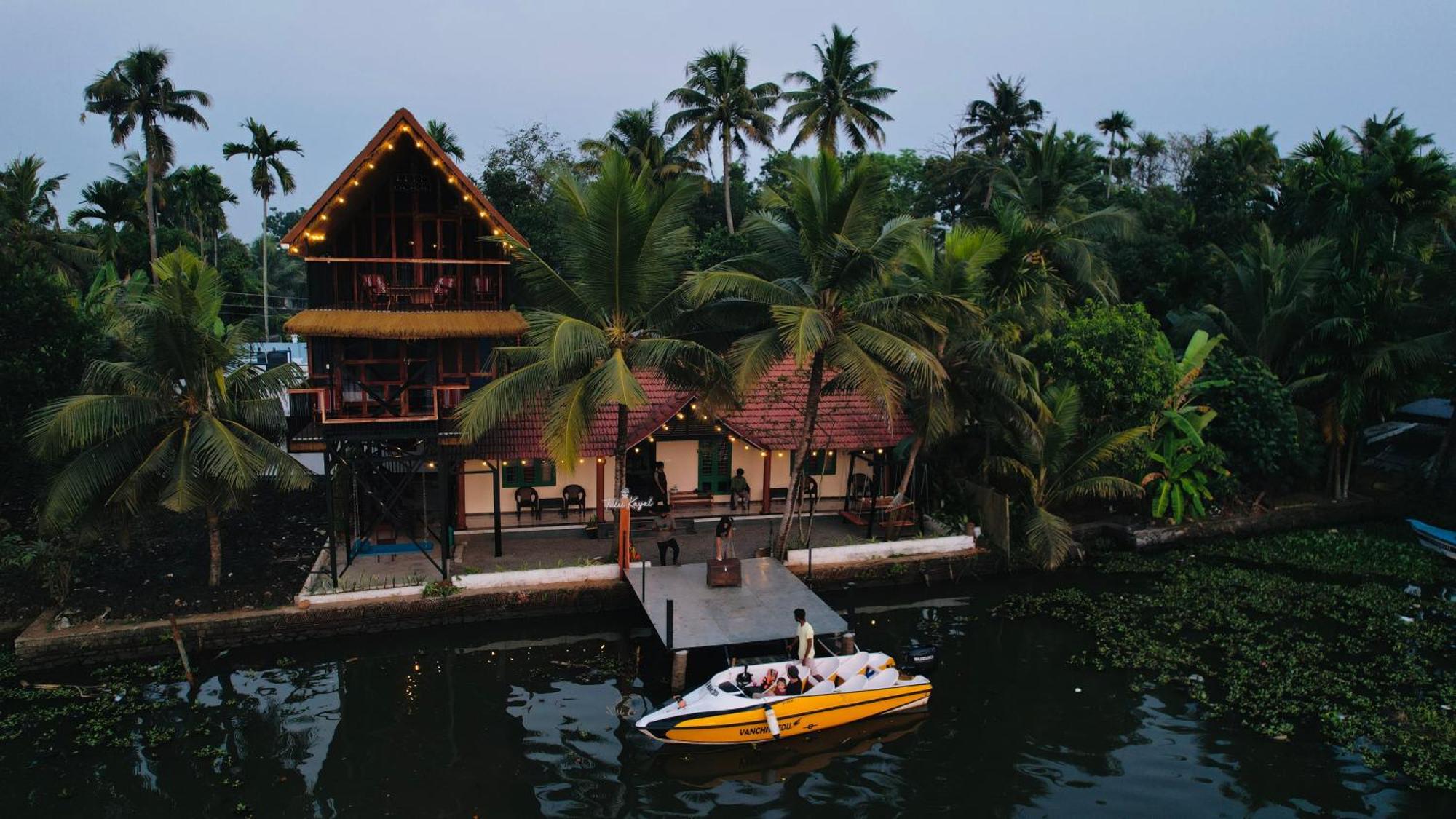 Tulsi Kayal Retreat Apartment Champakulam Bagian luar foto