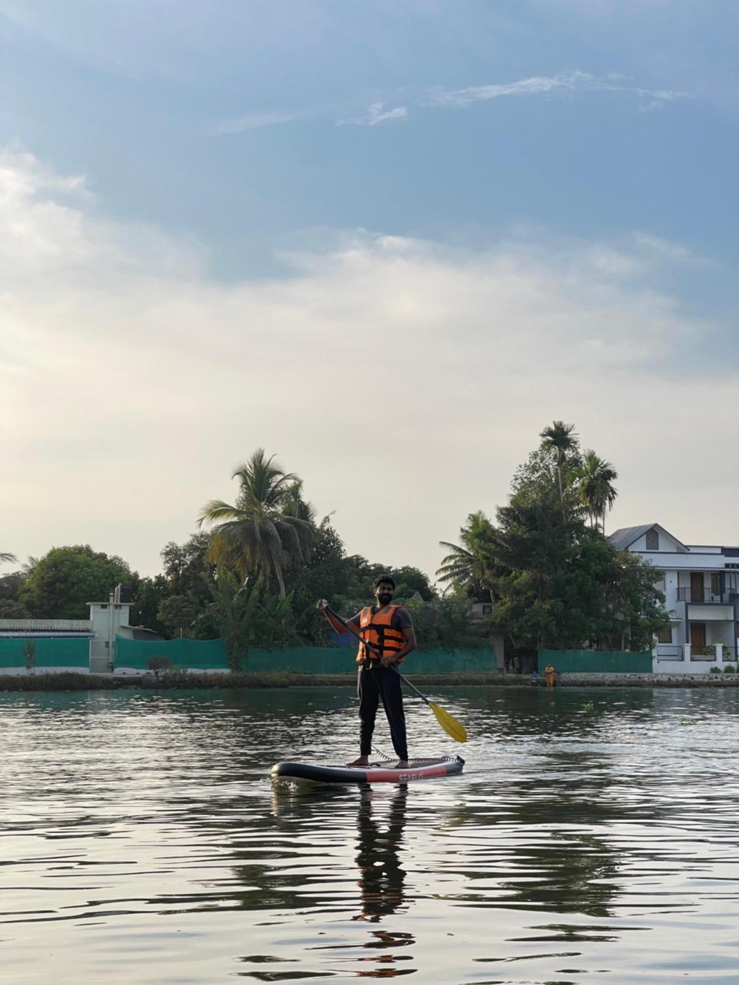 Tulsi Kayal Retreat Apartment Champakulam Bagian luar foto