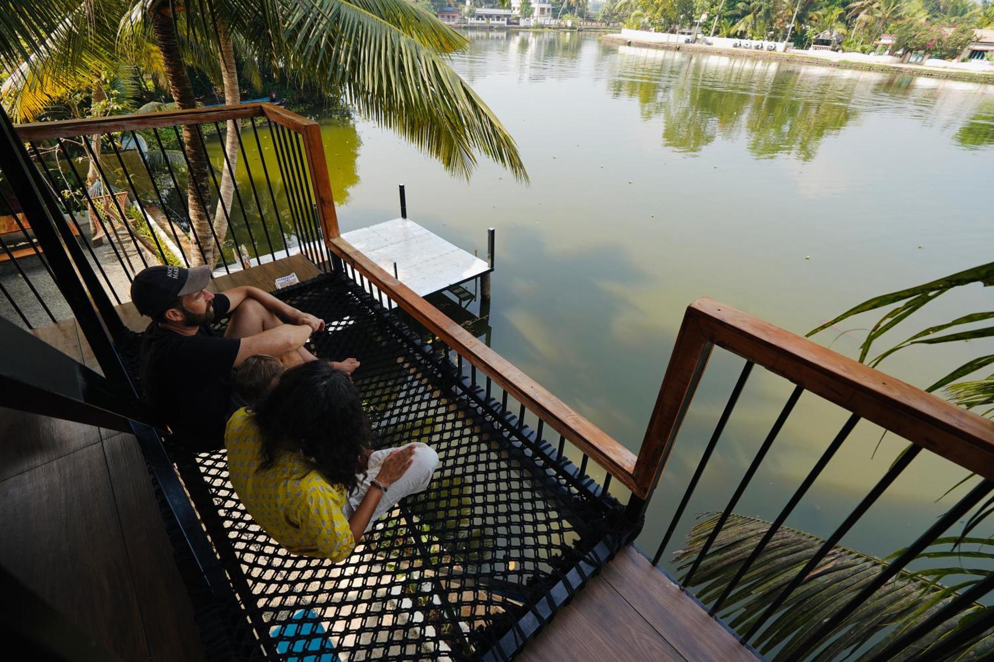 Tulsi Kayal Retreat Apartment Champakulam Bagian luar foto
