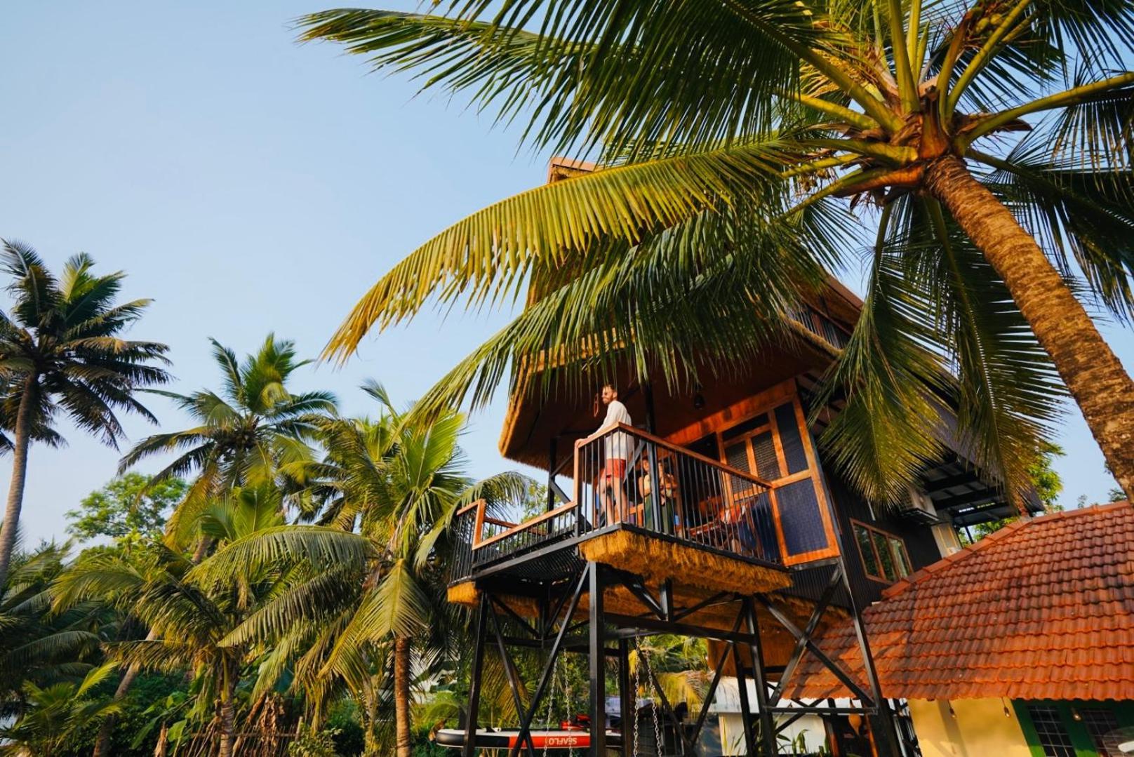 Tulsi Kayal Retreat Apartment Champakulam Bagian luar foto