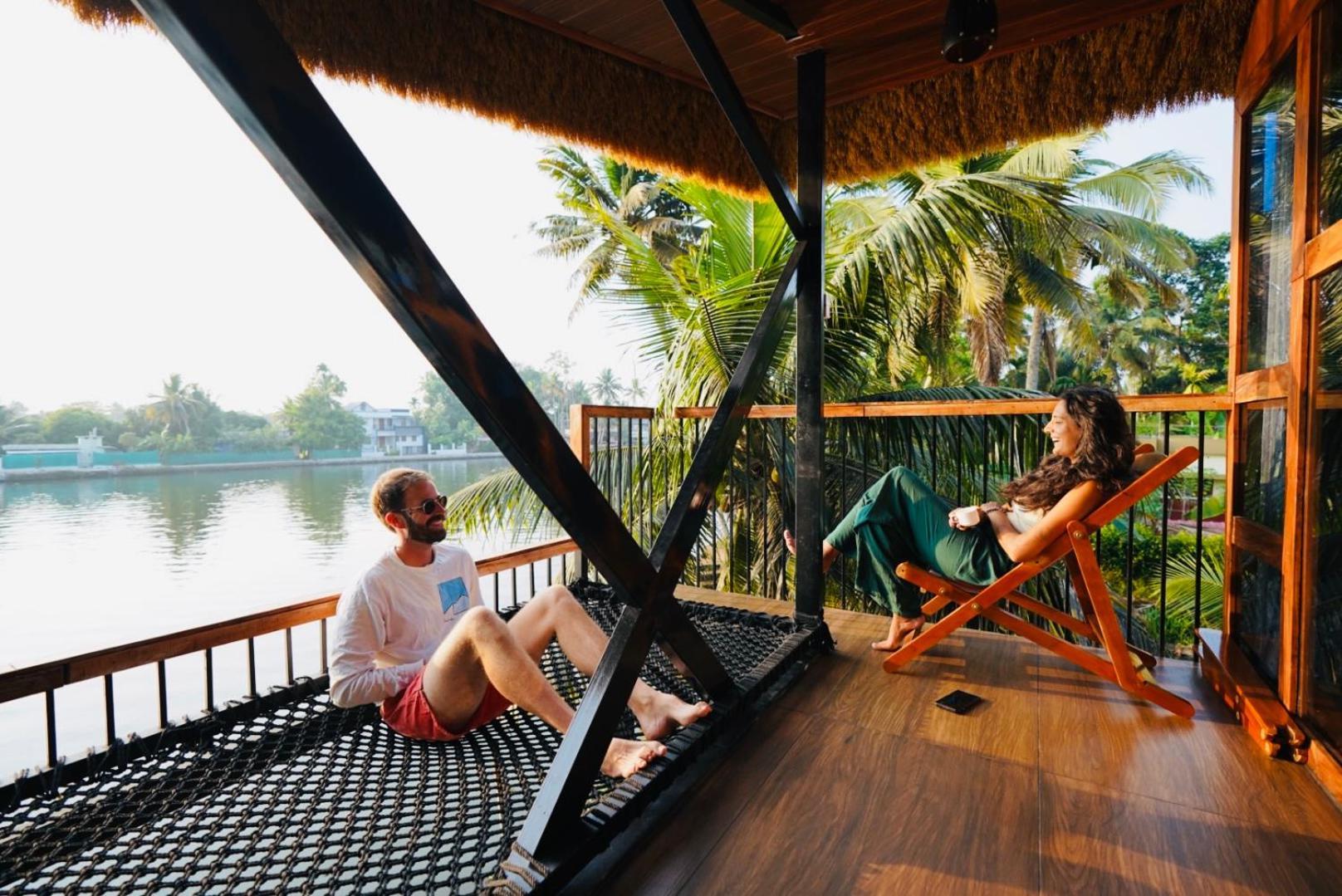 Tulsi Kayal Retreat Apartment Champakulam Bagian luar foto
